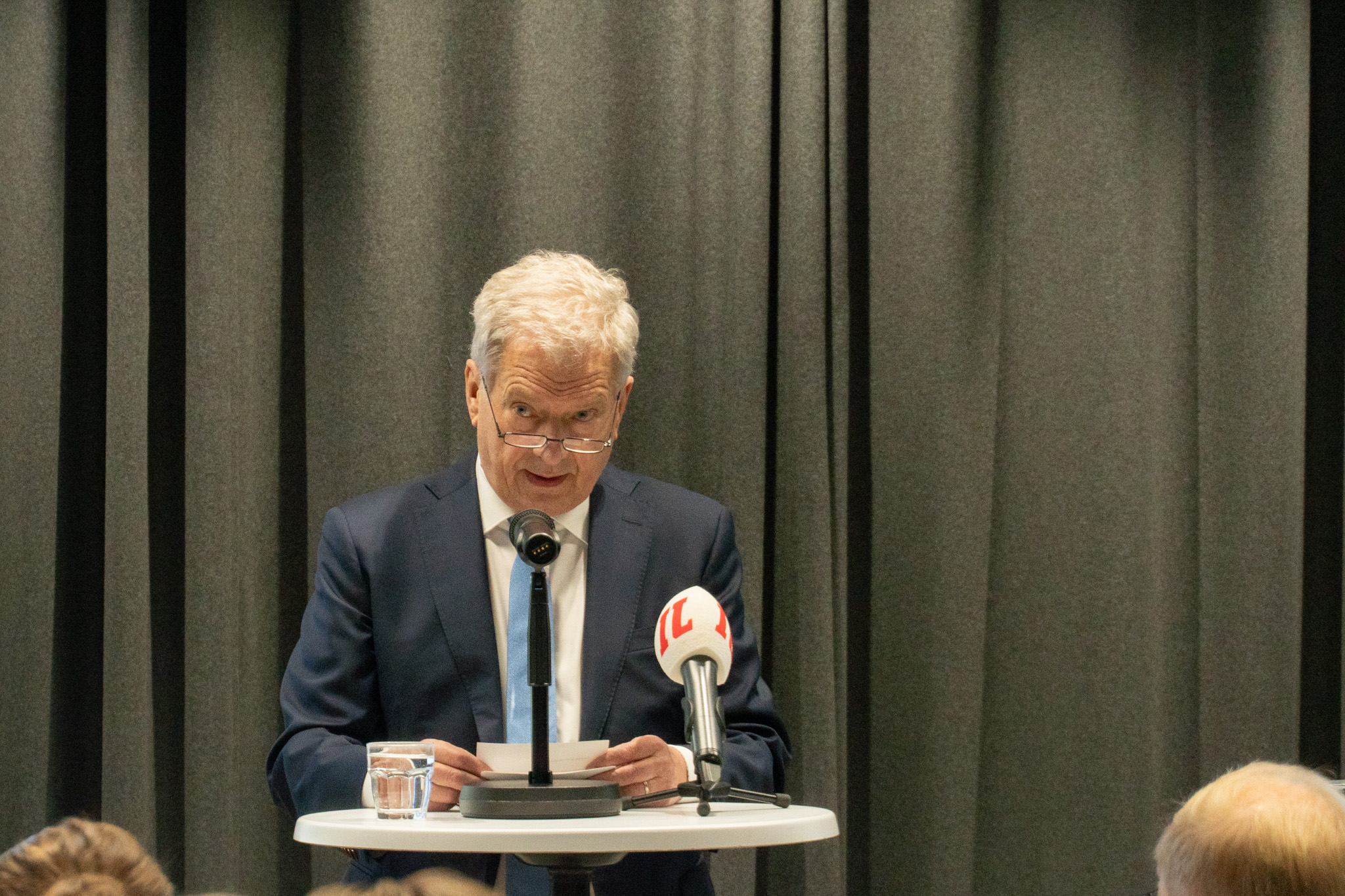 President of the Republic of Finland Sauli Niinistö speaks to an audience.
